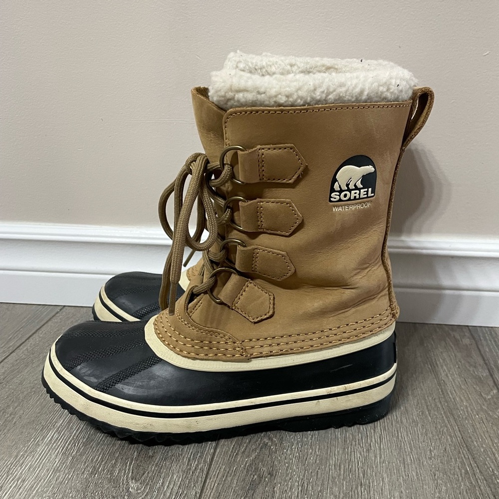 Light Brown Sorel Caribou Boots - Women's NL 1645-280, Size 5, Great Condition